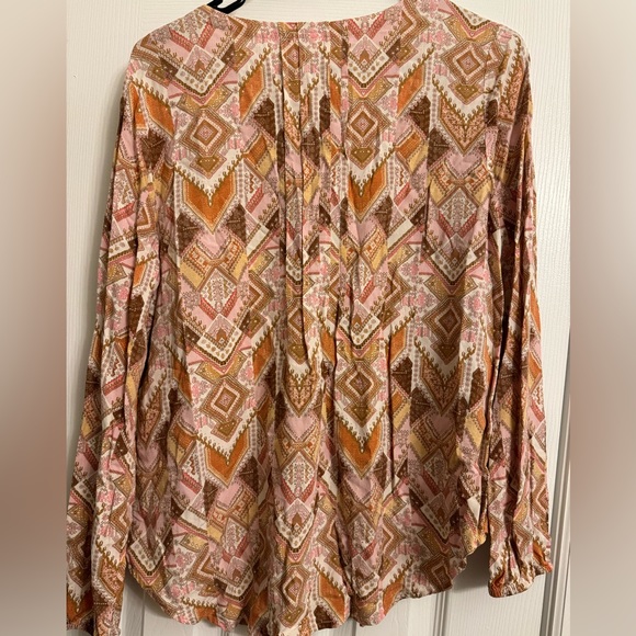 Adorable Festival top for any season! - Picture 3 of 4